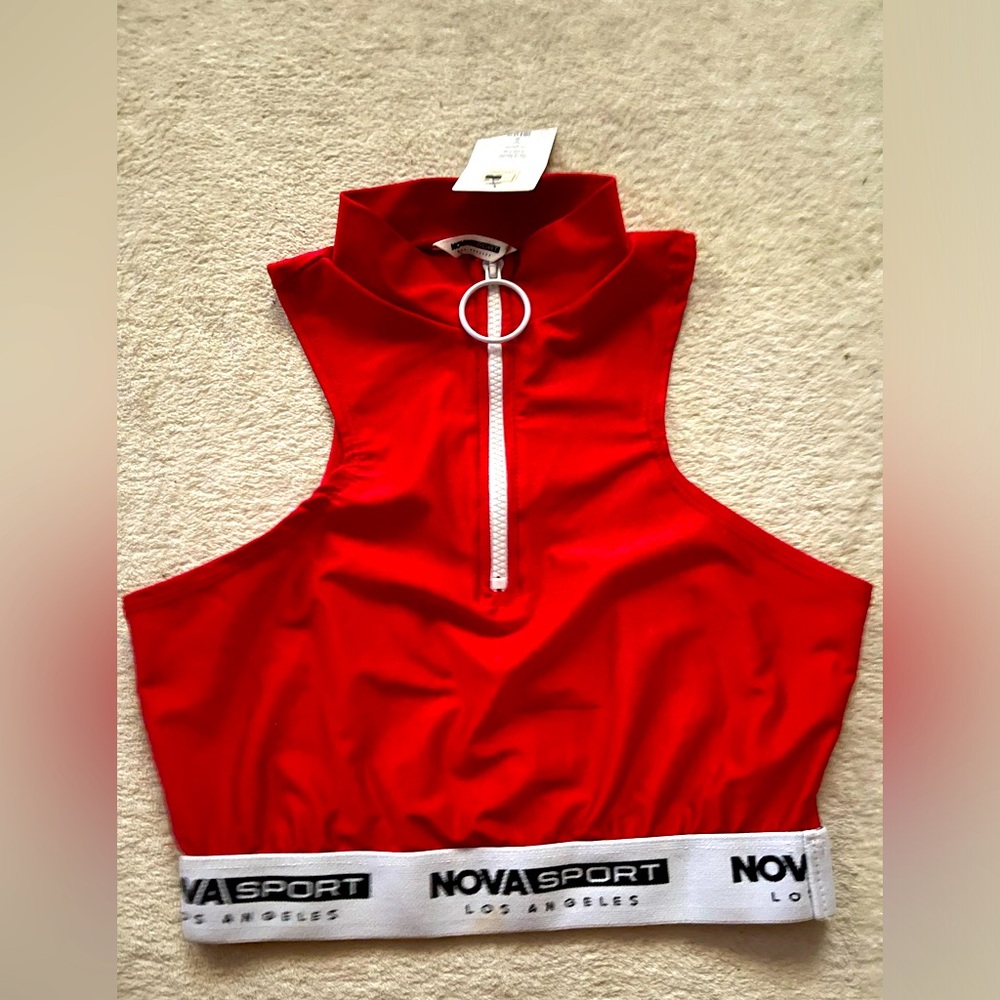 Fashion Nova Sports Crop Top zip up size M.